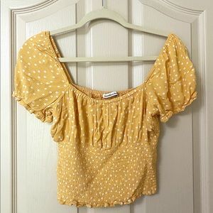 Yellow & white polka-dot cinched square-neck top w/ puff sleeves 💛